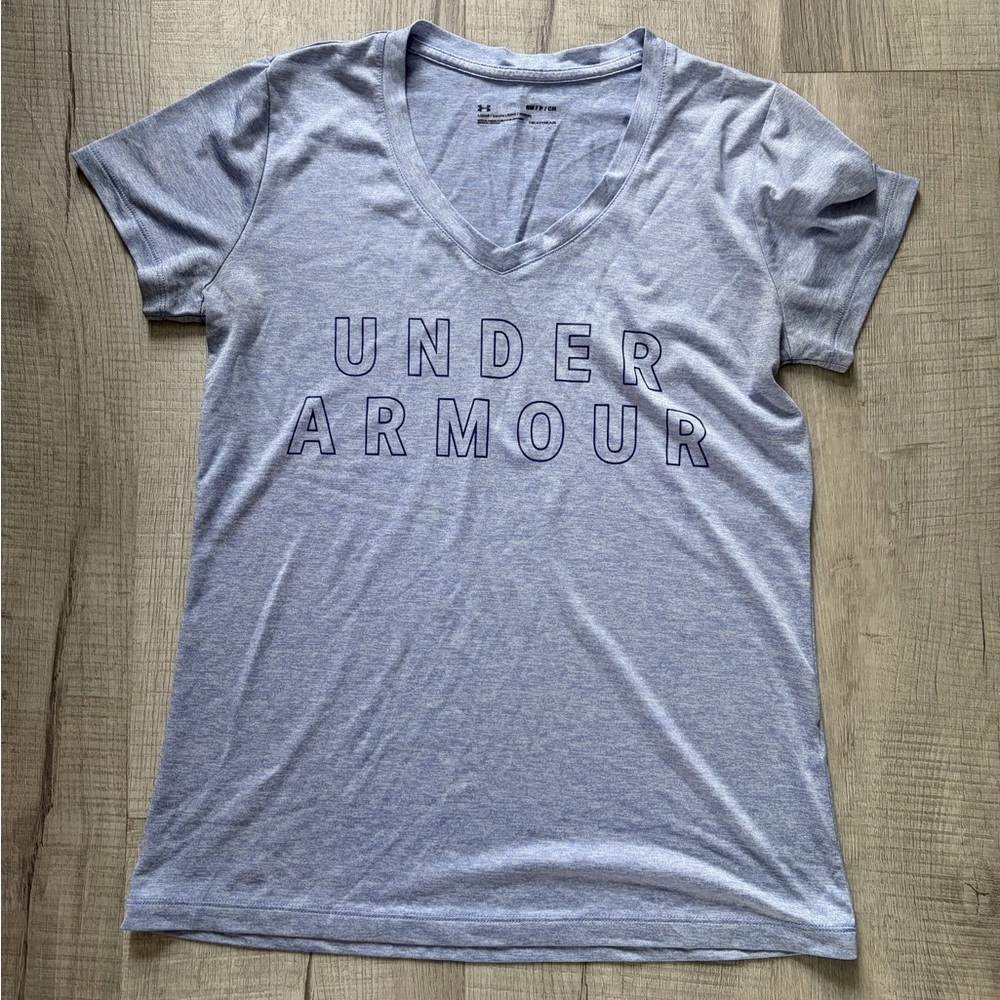 Under Armour Women's Light Purple V-Neck Tee